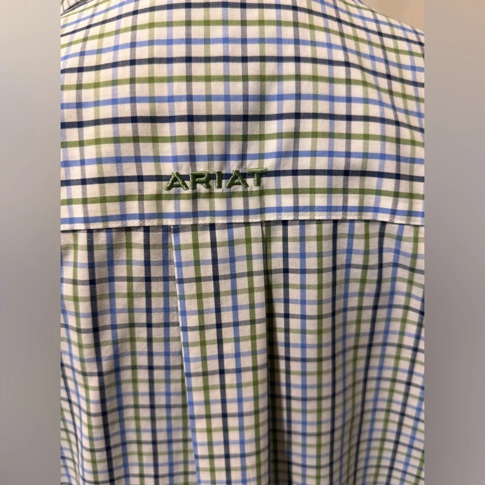 Ariat Men's Casual Blue‎ & Green Plaid Wrinkle Free size Medium Shirt Western
